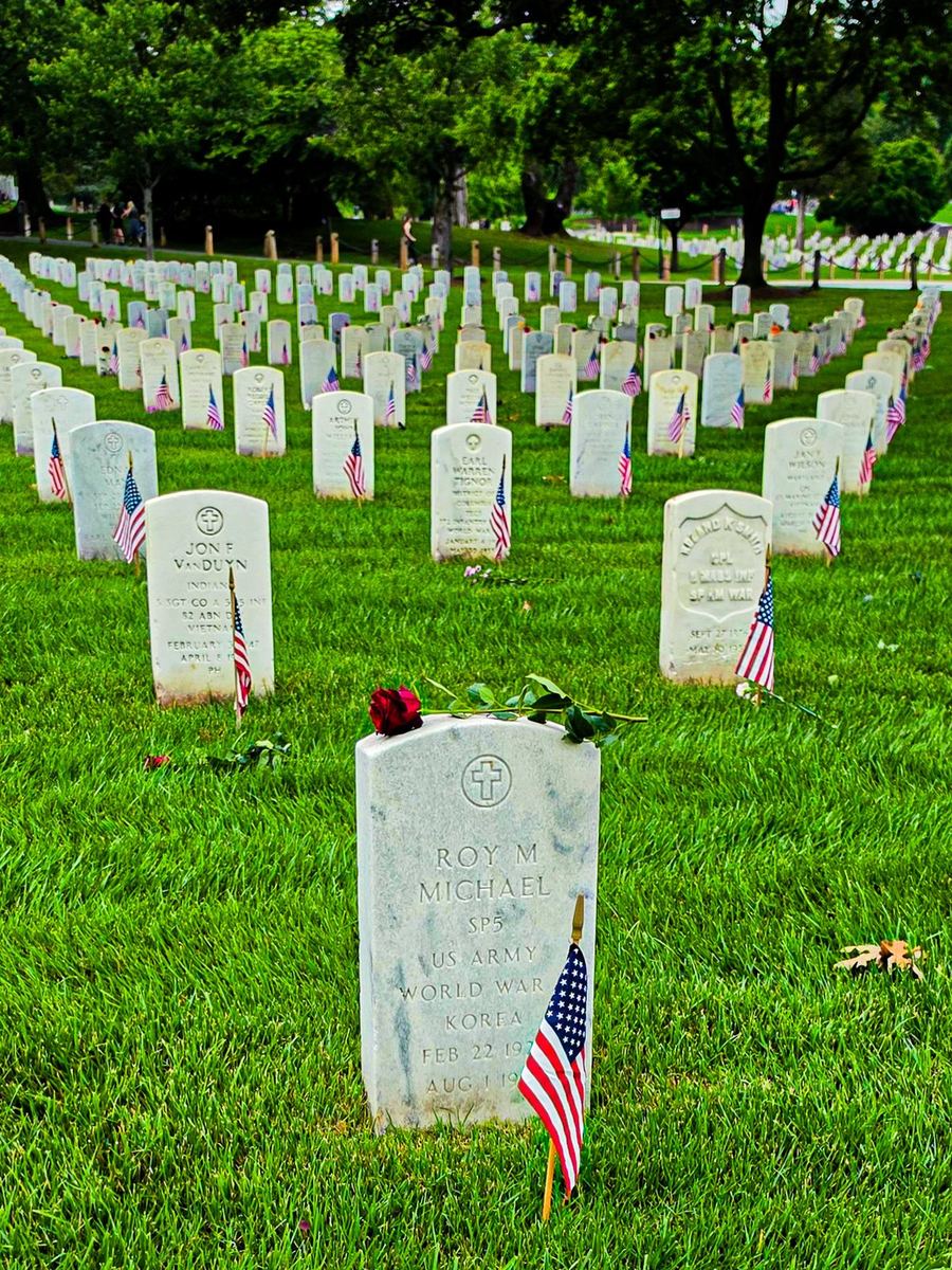Headstone of Roy M. Michael, SP5, US Army, World War II and Korea